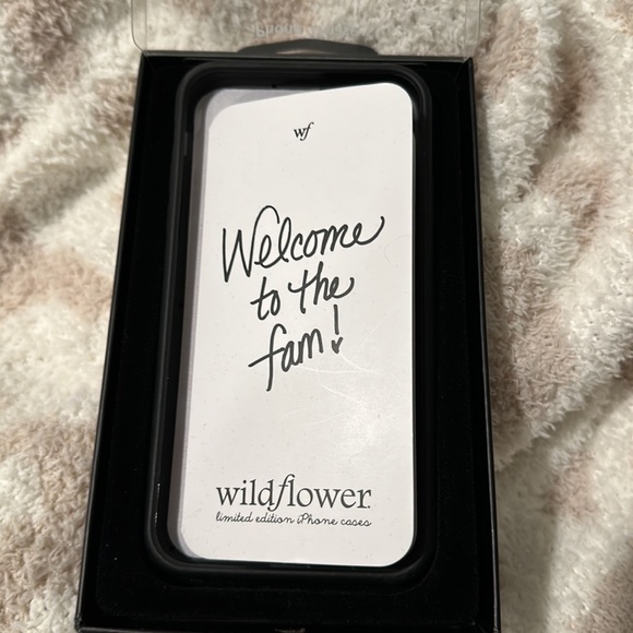 iphone 11 wildflower phone case - Picture 3 of 3
